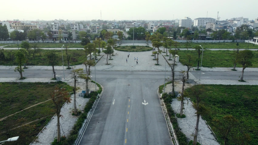 Dự án ‘đất vàng’ 250 tỉ đồng ở TP Sầm Sơn sau 14 năm vẫn là bãi đất trống -7.JPG