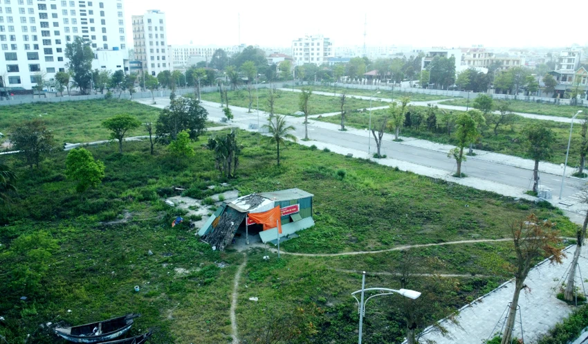 Dự án ‘đất vàng’ 250 tỉ đồng ở TP Sầm Sơn sau 14 năm vẫn là bãi đất trống - 8.JPG