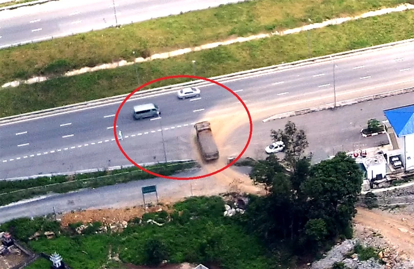 Lực lượng đã đóng rào chắn sau vụ xe tải “xé rào” vào cao tốc Bắc Nam 7.jpg