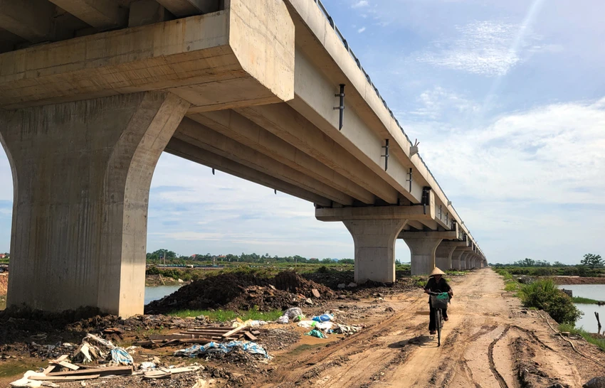 Hình hài cầu Lạch Trường vượt cạn dài nhất ở Thanh Hóa - 26.jpg
