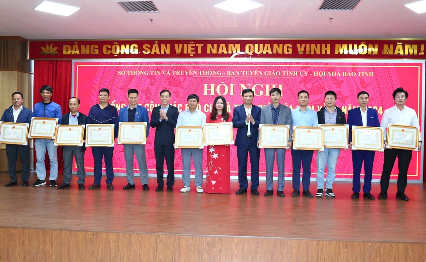 bao-phap-luat-tp-hcm-doat-giai-b-giai-bua-liem-vang-tinh-thanh-hoa-1-9874.jpg