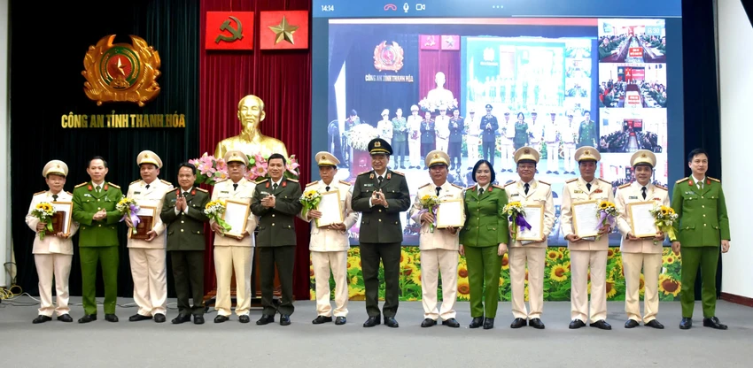 Thanh Hóa Điều động, luân chuyển 2.300 cán bộ chiến sĩ công an cấp huyện 5.jpg