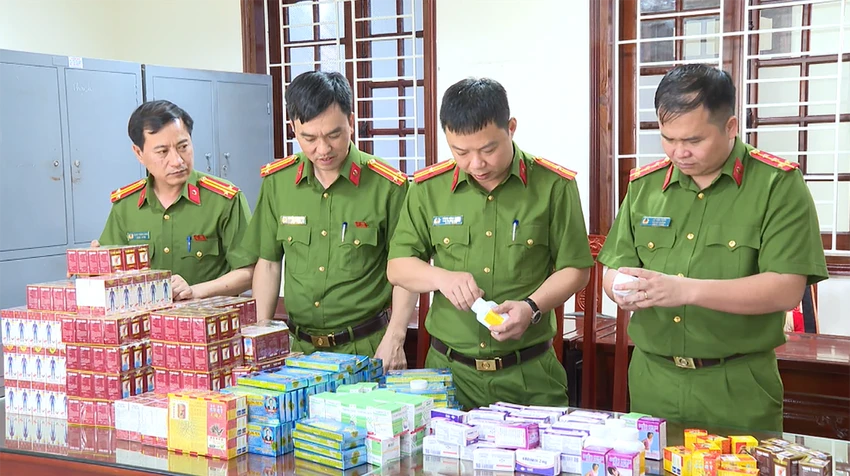 Cận cảnh thuốc tân dược giả.png