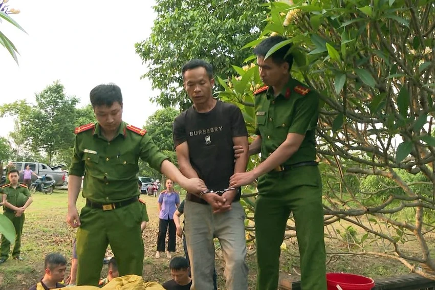 Dựng hiện trường vụ hai người Trung Quốc xâm hại mộ Lê Túc Tông - 7.jpg