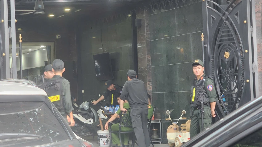 Khám xét nhà đại ca giang hồ -8.jpg