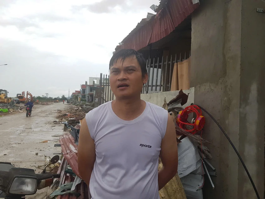 Vụ lốc xoáy ở Thanh Hóa Chủ nhân bàng hoàng khi xe ô tô 7 chỗ bị cuốn bay 300m - 2.jpg