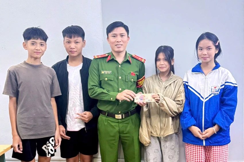 4 học sinh nhật được tiền ở Thanh Hóa.jpg