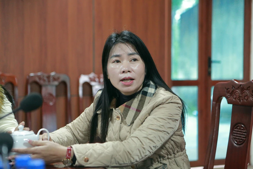 Hướng dẫn viên Di tích Quốc gia đặc biệt Lam Kinh 2.JPG