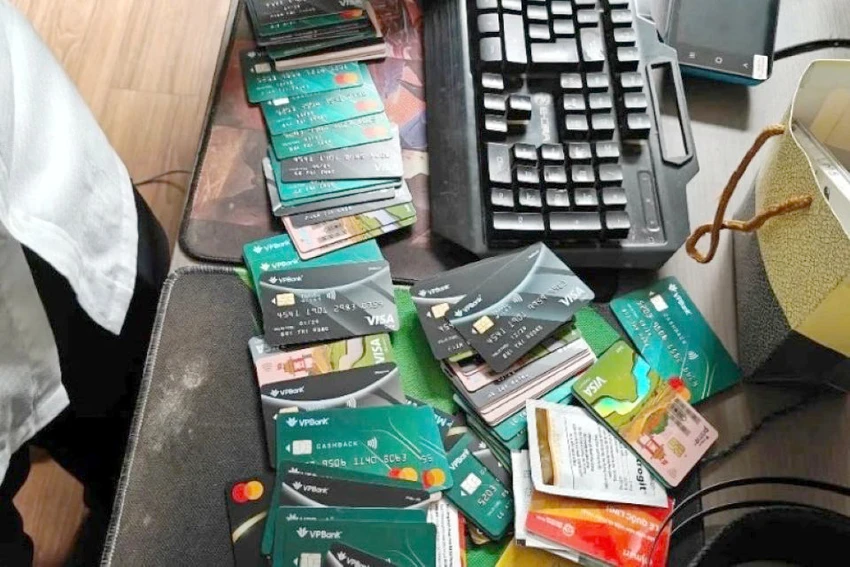 Bộ Công an gửi thư khen Công an Thanh Hóa phá đường dây vận chuyển tiền trái phép hàng ngàn tỉ đồng-1.jpg