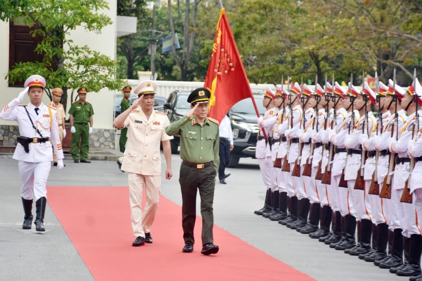 Đại tướng Lương Tam Quang Giảm mạnh tội phạm, tiến tới xây dựng xã hội không có tội phạm-1.jpg