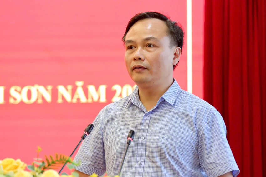 Biển Sầm Sơn Thanh Hóa ông Trịnh Đình Dũng Chủ tịch UBND phường.jpg