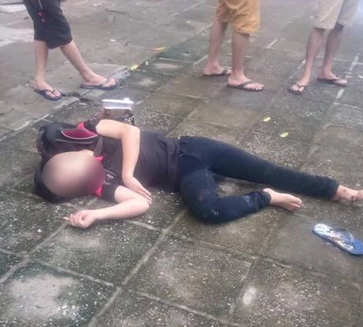 rơi xuống đất