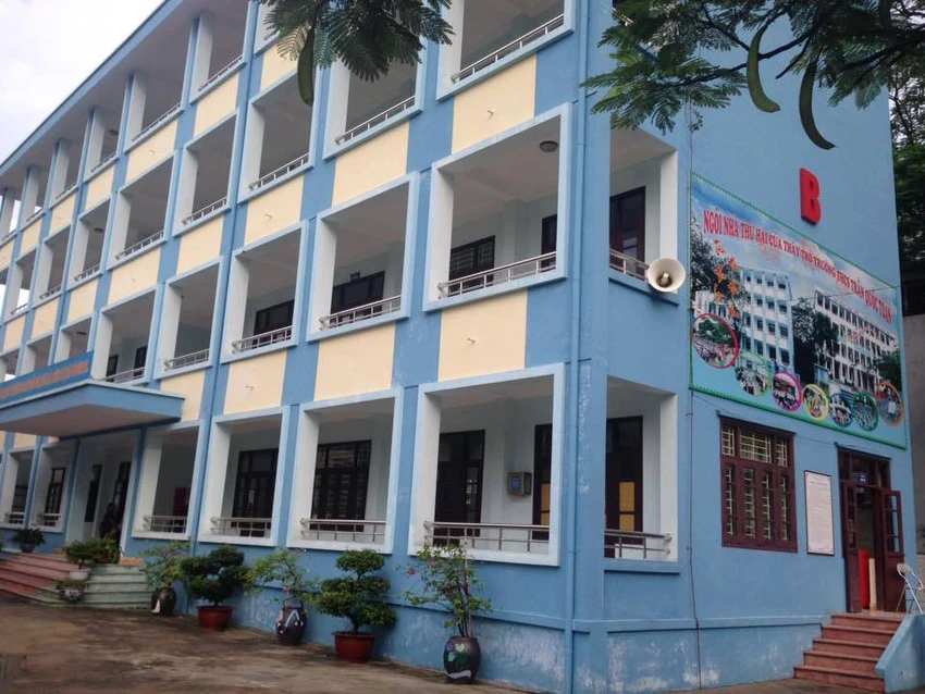 Học sinh lớp 6 ngã từ tầng 4, tử vong trong giờ ra chơi ảnh 1 Học sinh lớp 6 ngã từ tầng 4, tử vong trong giờ ra chơi ảnh 1