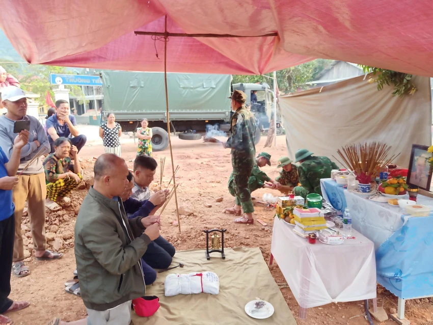 Quảng Bình: Phát hiện một mộ liệt sỹ hy sinh ở chiến trường Lào ảnh 1 Quảng Bình: Phát hiện một mộ liệt sỹ hy sinh ở chiến trường Lào ảnh 1