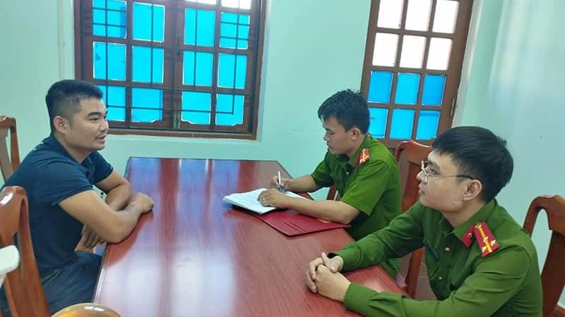 Cơ quan công an làm việc với Nguyễn Văn Nam. Ảnh: CA Cơ quan công an làm việc với Nguyễn Văn Nam. Ảnh: CA