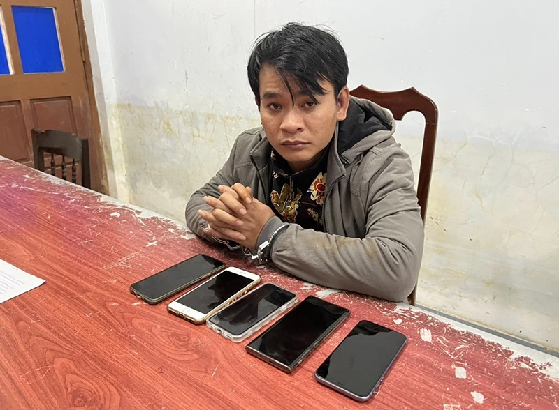 Lê Văn Hưng tại cơ quan công an. Ảnh: CA Lê Văn Hưng tại cơ quan công an. Ảnh: CA