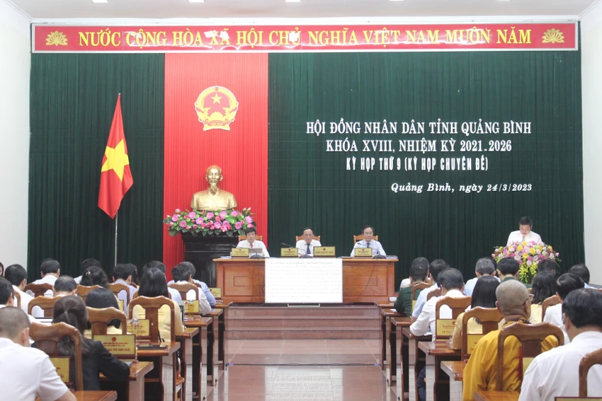 Kỳ họp thứ 9 của HĐND Tỉnh Quảng Bình đã thông qua 18 nghị quyết quan trọng. Ảnh: BẢO THIÊN Kỳ họp thứ 9 của HĐND Tỉnh Quảng Bình đã thông qua 18 nghị quyết quan trọng. Ảnh: BẢO THIÊN