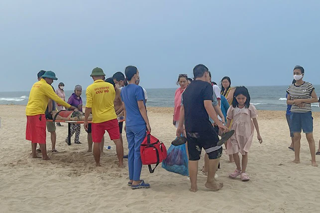 Dù đã được các lực lượng chức năng khẩn trương ứng cứu nhưng bà S đã tử vong. Ảnh: NDCC Dù đã được các lực lượng chức năng khẩn trương ứng cứu nhưng bà S đã tử vong. Ảnh: NDCC