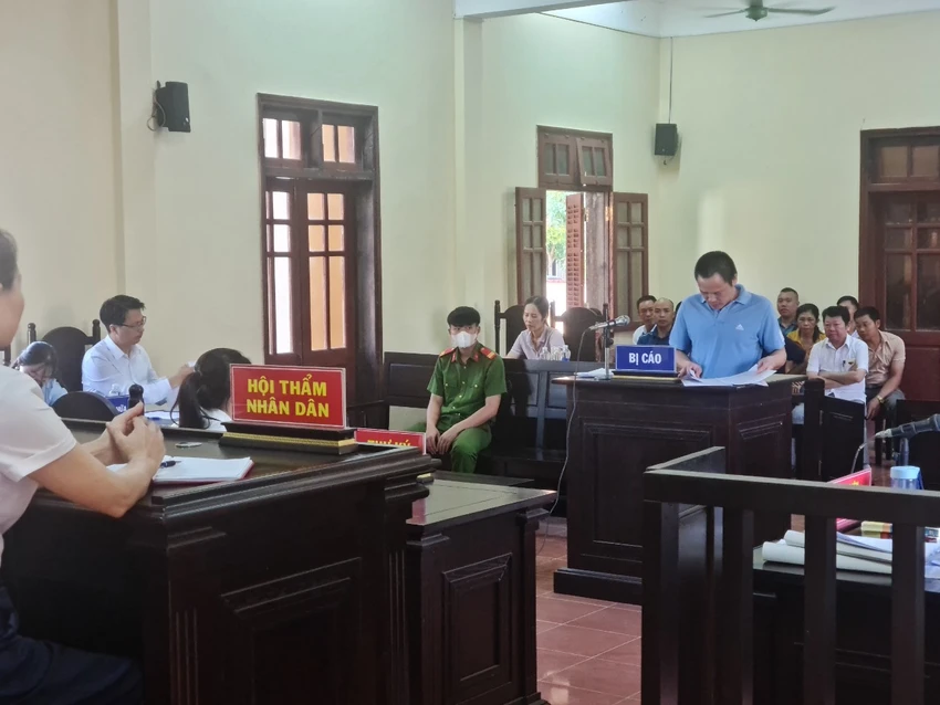 Bị cáo Phan Mạnh Chi tại phiên xét xử sơ thẩm. Ảnh: M.P Bị cáo Phan Mạnh Chi tại phiên xét xử sơ thẩm. Ảnh: M.P