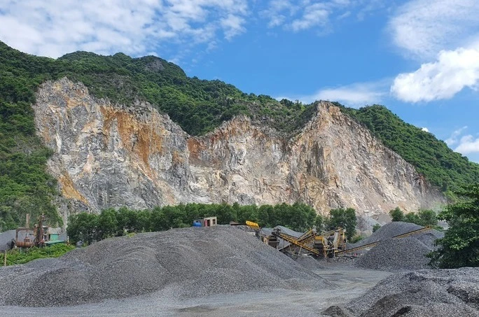 Khu vực mỏ đá thuộc Công ty TNHH Tổng Công ty Thế Thịnh, nơi xảy ra sự việc. Ảnh: Thiên Bảo Khu vực mỏ đá thuộc Công ty TNHH Tổng Công ty Thế Thịnh, nơi xảy ra sự việc. Ảnh: Thiên Bảo