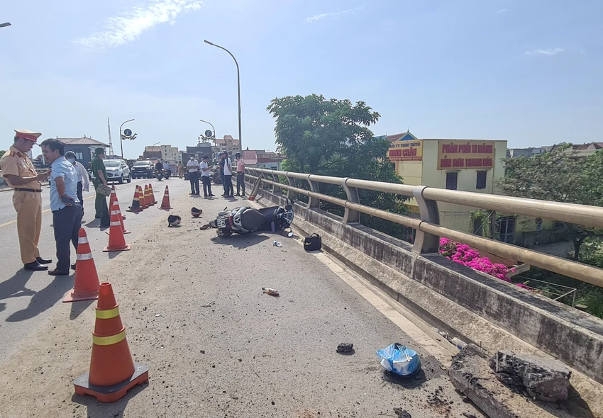 Hiện trường vụ tai nạn. Ảnh: B.THIÊN Hiện trường vụ tai nạn. Ảnh: B.THIÊN