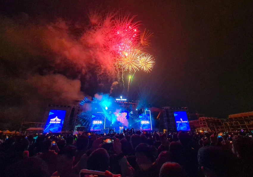 Quảng Bình chào đón năm mới 2024 bằng Countdown và pháo hoa mãn nhãn