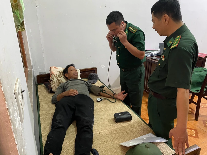 14 ngư dân gặp nạn chìm tàu trên biển đã được đưa vào bờ