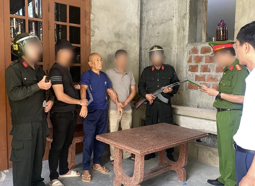 Khởi tố Nguyễn Văn Nhơn về hành vi xâm phạm lợi ích của Nhà nước. Ảnh: CA