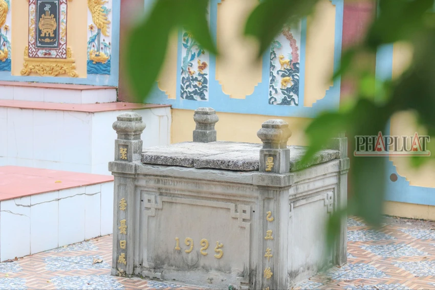 chiem-nguong-nhieu-gieng-co-co-nien-dai-hang-tram-nam-o-quang-binh.JPG