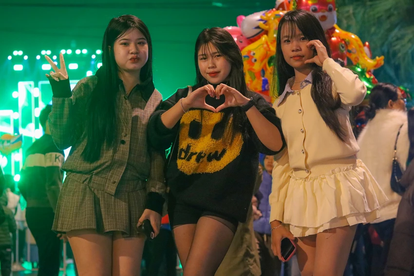 Khong-khi-chao-don-nam-moi-nao-nhiet-Phong-Nha-Ke-Bang.JPG