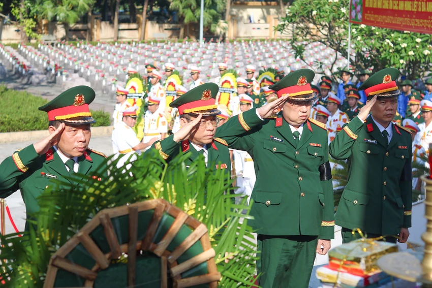 hai-cot-liet-si(8).JPG