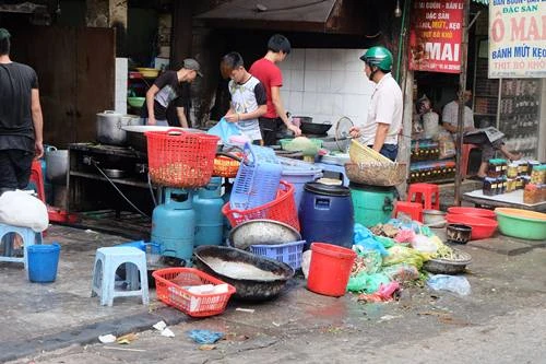 phố cổ, quán ăn bẩn, kinh hoàng, bít tết