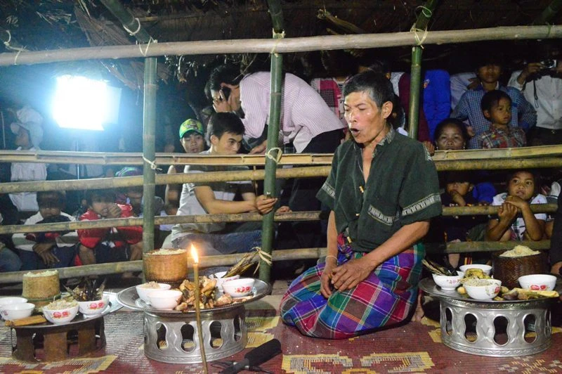 Đập trống, chuyện tình, một đêm, Ma Coong, Quảng Bình, núi rừng Đập trống, chuyện tình, một đêm, Ma Coong, Quảng Bình, núi rừng