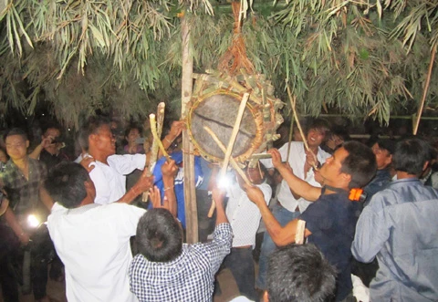 Đập trống, chuyện tình, một đêm, Ma Coong, Quảng Bình, núi rừng Đập trống, chuyện tình, một đêm, Ma Coong, Quảng Bình, núi rừng