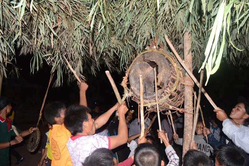 Đập trống, chuyện tình, một đêm, Ma Coong, Quảng Bình, núi rừng Đập trống, chuyện tình, một đêm, Ma Coong, Quảng Bình, núi rừng