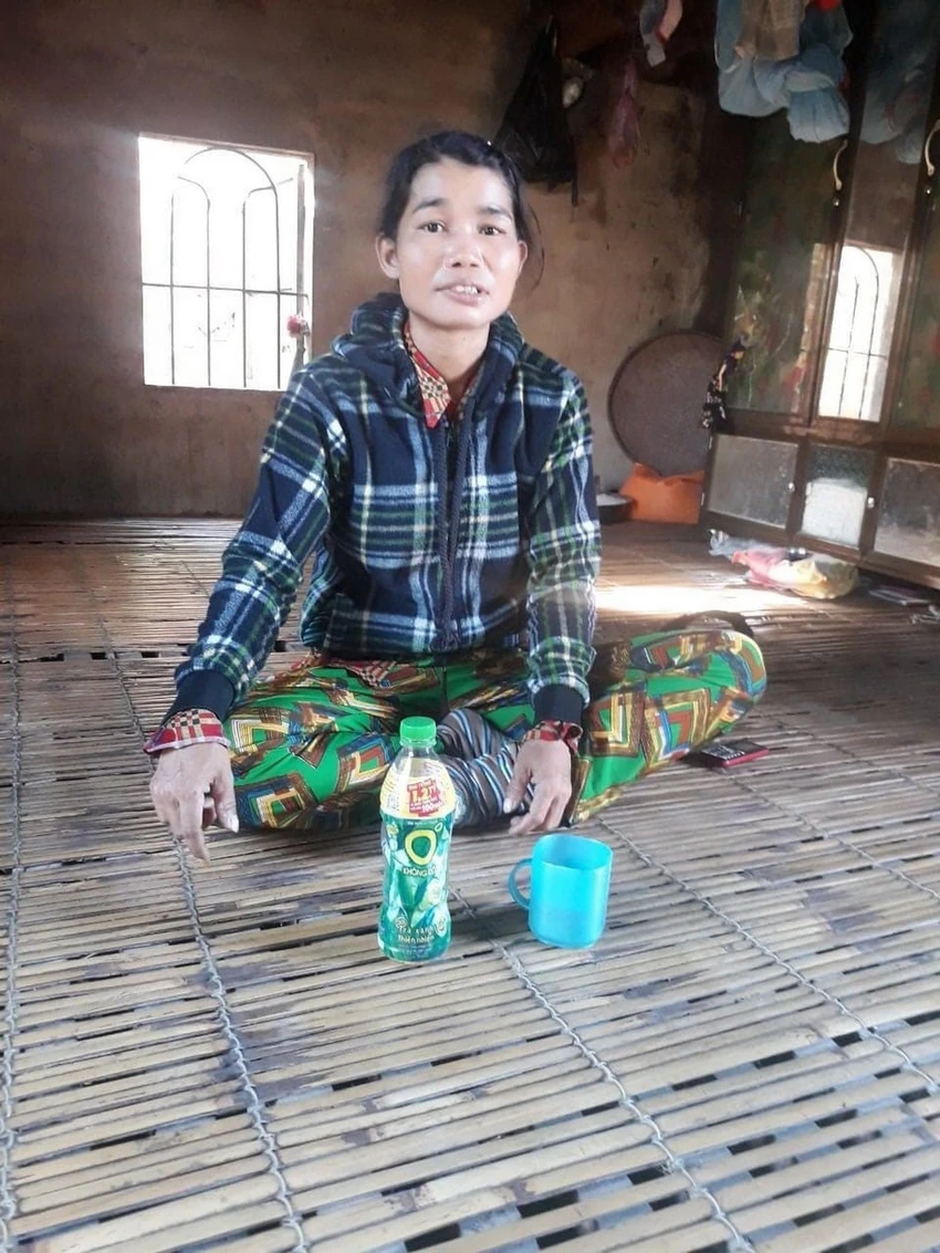 Chị La Lan Thị Bông – người trở thành tỷ phú khi uống nước giải khát của Tân Hiệp Phát vào năm 2021. Chị La Lan Thị Bông – người trở thành tỷ phú khi uống nước giải khát của Tân Hiệp Phát vào năm 2021.
