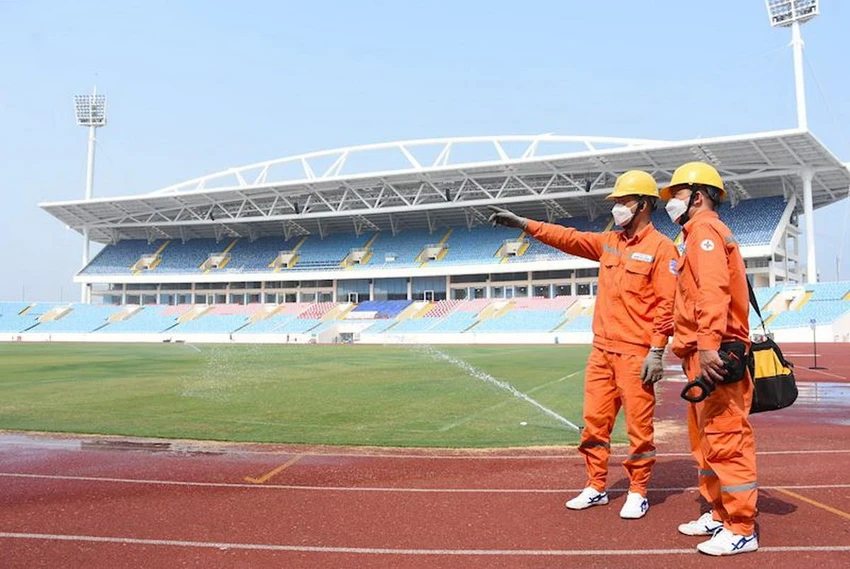 EVNHANOI kiểm tra hệ thống điện tại Sân vận động quốc gia Mỹ Đình. EVNHANOI kiểm tra hệ thống điện tại Sân vận động quốc gia Mỹ Đình.