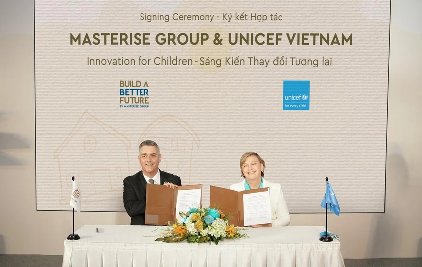 Đại diện Masterise Group ký kết hợp tác chiến lược với Quỹ Nhi Đồng Liên Hợp Quốc (UNICEF). Đại diện Masterise Group ký kết hợp tác chiến lược với Quỹ Nhi Đồng Liên Hợp Quốc (UNICEF).