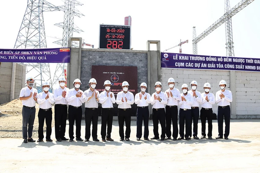 EVNNPT đang tích cực triển khai dự án 500kV Vân Phong, sớm hoàn thành đóng điện trong tháng 12-2022, nhằm giải tỏa công suất Nhà máy nhiệt điện BOT Vân Phong 1 (Khánh Hòa). EVNNPT đang tích cực triển khai dự án 500kV Vân Phong, sớm hoàn thành đóng điện trong tháng 12-2022, nhằm giải tỏa công suất Nhà máy nhiệt điện BOT Vân Phong 1 (Khánh Hòa).