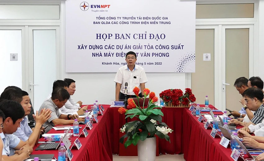 Tổng giám đốc EVNNPT Phạm Lê Phú phát biểu chỉ đạo tại cuộc họp. Tổng giám đốc EVNNPT Phạm Lê Phú phát biểu chỉ đạo tại cuộc họp.