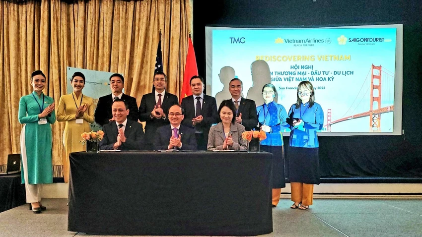Lễ ký kết hợp tác giữa Saigontourist Group, Vietnam Airlines và đối tác Hoa Kỳ phát triển du lịch hai chiều Việt Nam – Hoa Kỳ Lễ ký kết hợp tác giữa Saigontourist Group, Vietnam Airlines và đối tác Hoa Kỳ phát triển du lịch hai chiều Việt Nam – Hoa Kỳ