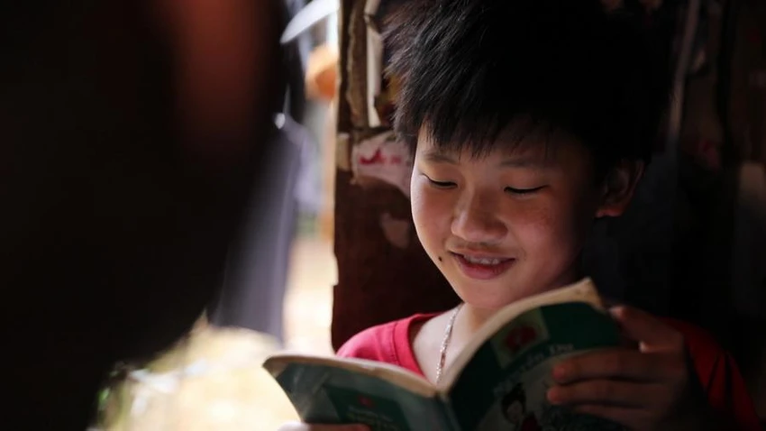 Hành trình ý nghĩa cũng góp phần thắp sáng ước mơ được tiếp tục đến trường của các em nhỏ, trong đó có cả “chiếc lá chưa lành” rất hiếu học và luôn lạc quan – em Trần Đại Phúc (Quảng Bình). Hành trình ý nghĩa cũng góp phần thắp sáng ước mơ được tiếp tục đến trường của các em nhỏ, trong đó có cả “chiếc lá chưa lành” rất hiếu học và luôn lạc quan – em Trần Đại Phúc (Quảng Bình).