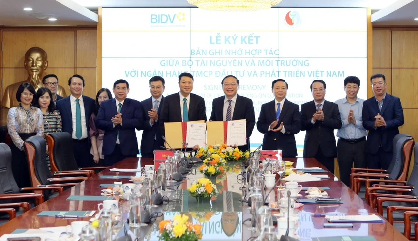 Đại diện Lãnh đạo Bộ Tài nguyên & Môi trường và BIDV ký kết Bản ghi nhớ hợp tác Đại diện Lãnh đạo Bộ Tài nguyên & Môi trường và BIDV ký kết Bản ghi nhớ hợp tác