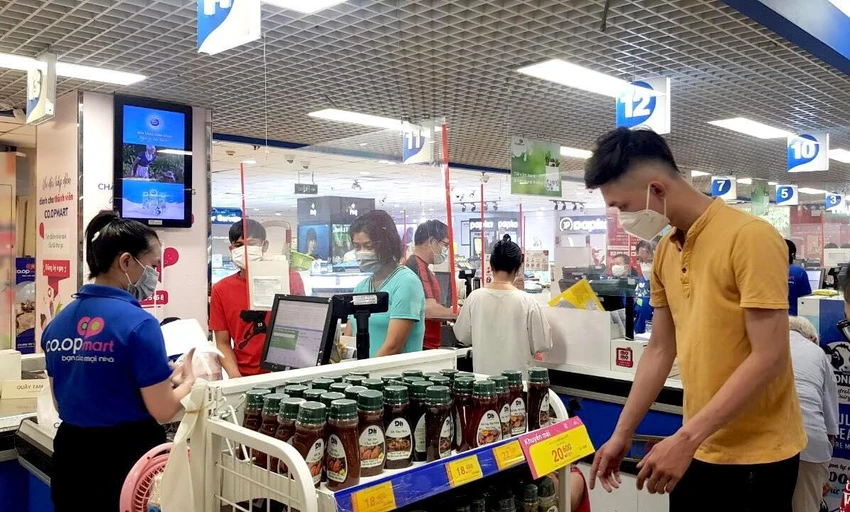 Co.opmart, Co.opXtra sẽ tăng cường từ 30%-40% mặt hàng trái cây và nông sản Việt để phục vụ nhu cầu mua sắm chuẩn bị cho Tết Đoan Ngọ. Ảnh: BÍCH PHƯƠNG Co.opmart, Co.opXtra sẽ tăng cường từ 30%-40% mặt hàng trái cây và nông sản Việt để phục vụ nhu cầu mua sắm chuẩn bị cho Tết Đoan Ngọ. Ảnh: BÍCH PHƯƠNG
