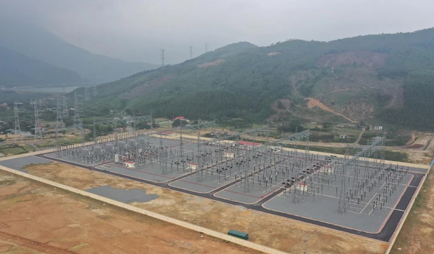 Sân phân phối 500kV Quảng Trạch.