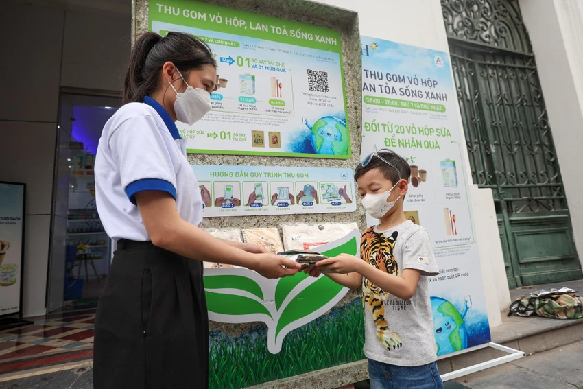 Chiến dịch Thu gom vỏ hộp, lan tỏa sống xanh của TH đã nhận phản hồi tích cực từ người tiêu dùng, bao gồm cả trẻ em, thanh thiếu niên đến người lớn tuổi. Chiến dịch Thu gom vỏ hộp, lan tỏa sống xanh của TH đã nhận phản hồi tích cực từ người tiêu dùng, bao gồm cả trẻ em, thanh thiếu niên đến người lớn tuổi.