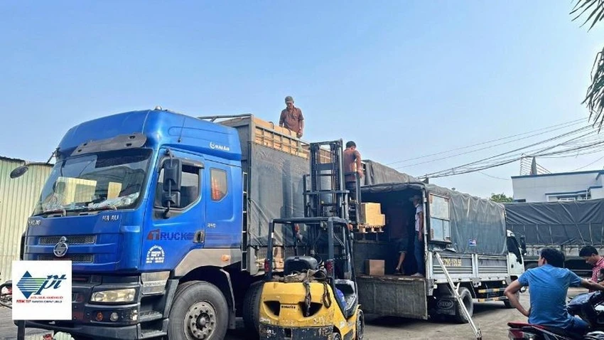 Xe tải gửi hàng Sài Gòn Hà Nội tại Công ty TNHH Vận tải Phước Tấn