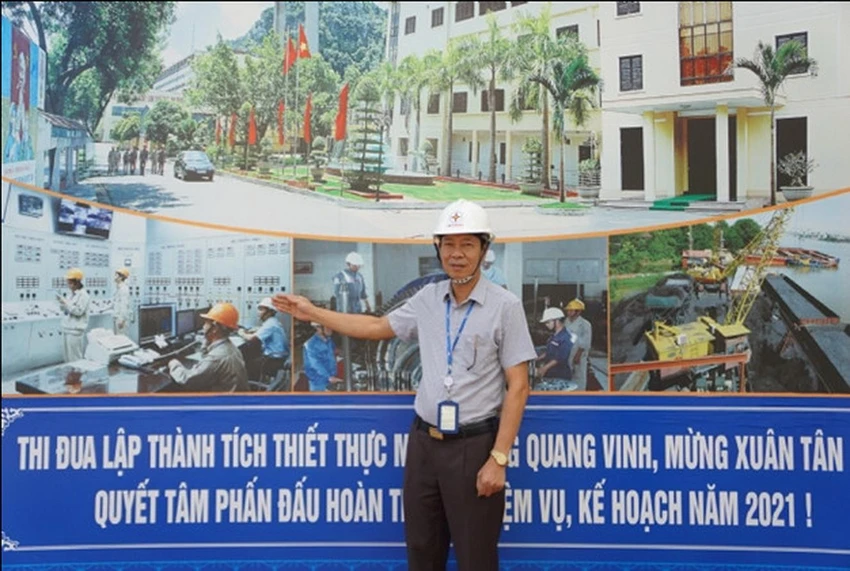 Ông Trịnh Văn Đoàn - Tổng Giám đốc Công ty CP Nhiệt điện Ninh Bình chia sẻ với phóng viên về công tác bảo vệ môi trường, sản xuất kinh doanh của công ty. Ông Trịnh Văn Đoàn - Tổng Giám đốc Công ty CP Nhiệt điện Ninh Bình chia sẻ với phóng viên về công tác bảo vệ môi trường, sản xuất kinh doanh của công ty.