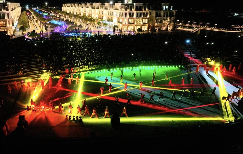Những màn trình diễn võ thuật kết hợp nhạc nước tại MerryLand Quy Nhơn đã trở thành điểm đến mỗi cuối tuần của người dân và du khách Những màn trình diễn võ thuật kết hợp nhạc nước tại MerryLand Quy Nhơn đã trở thành điểm đến mỗi cuối tuần của người dân và du khách