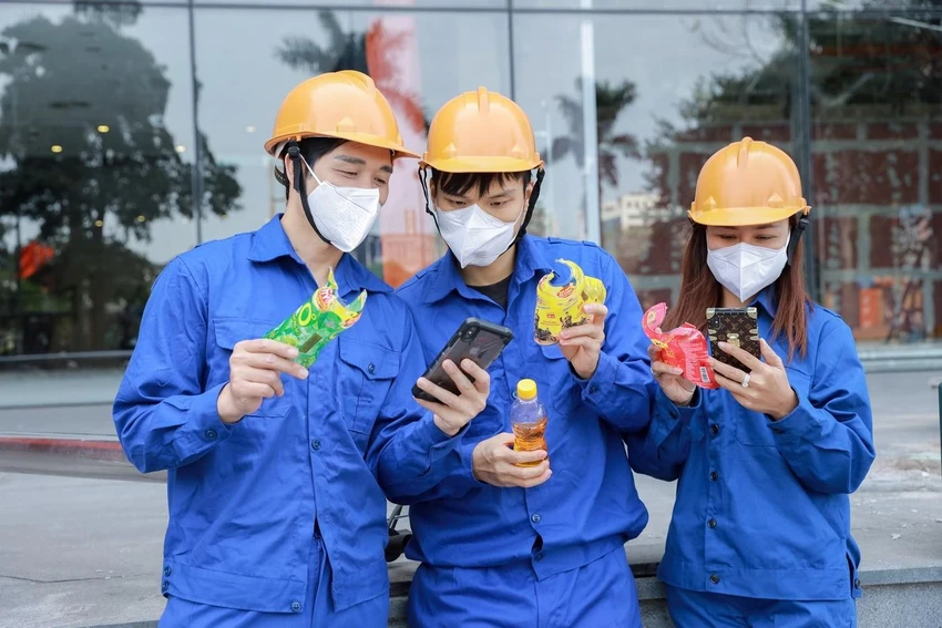 Chương trình khuyến mãi “Xé ngay trúng liền” đang thu hút đông đảo người tiêu dùng tham gia. Chương trình khuyến mãi “Xé ngay trúng liền” đang thu hút đông đảo người tiêu dùng tham gia.